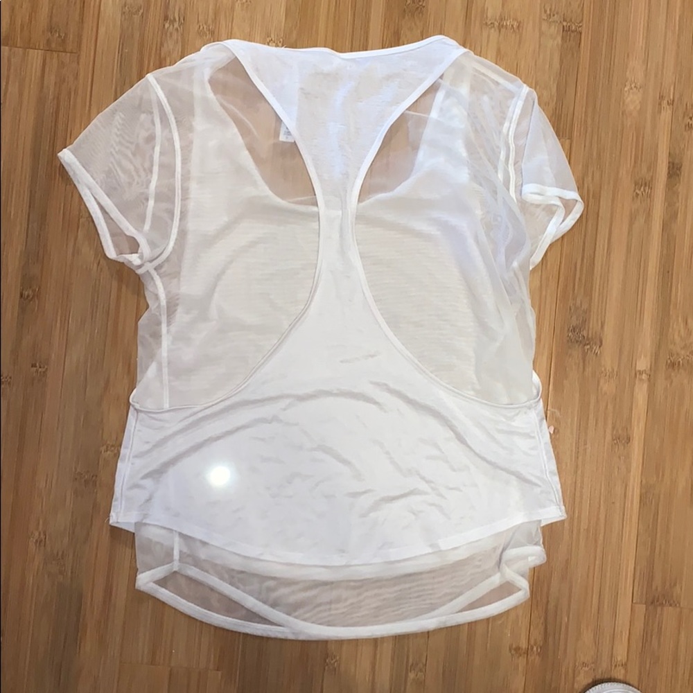 Lululemon white tee, size 4